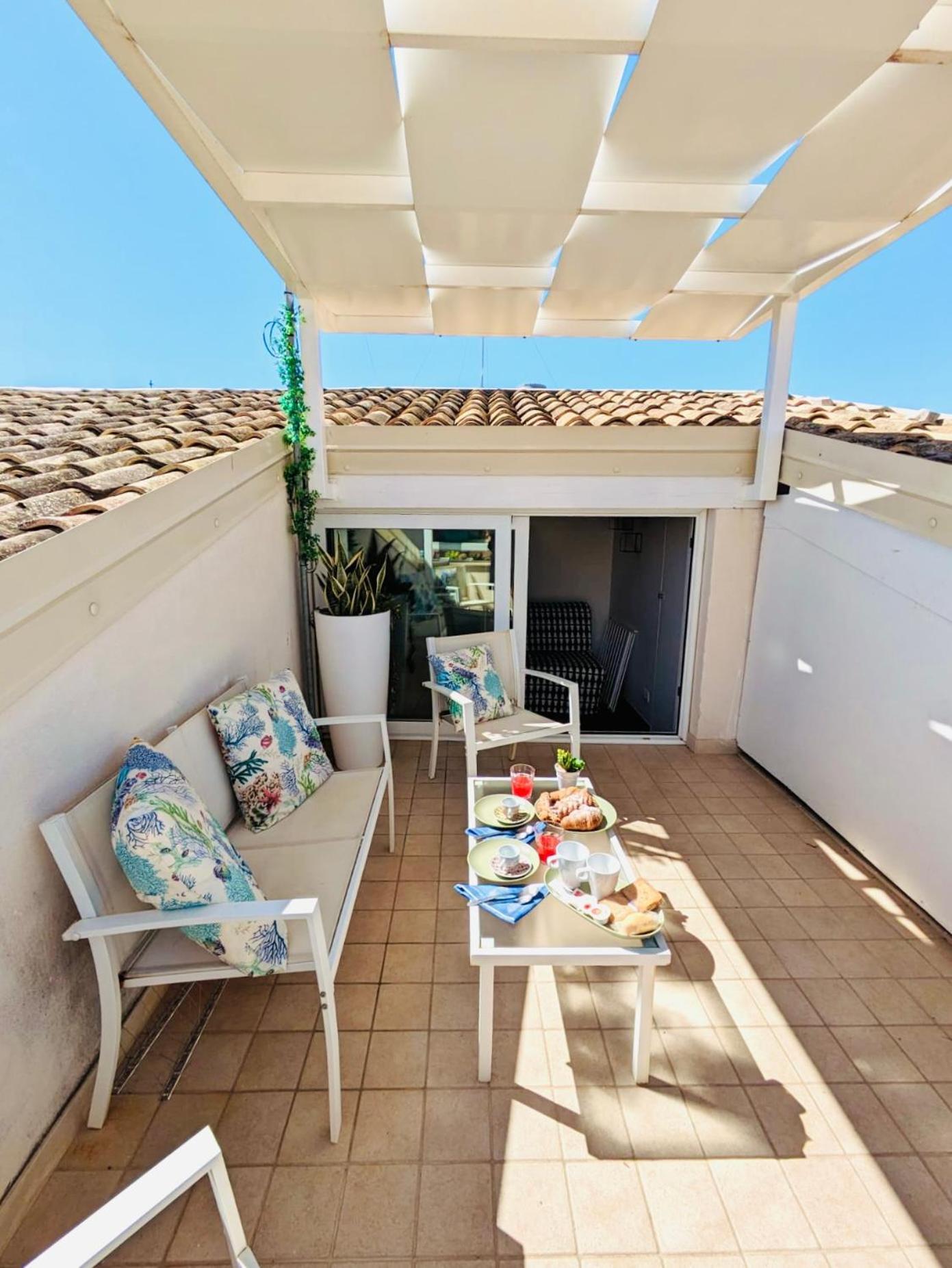 Mare Del Sud , Lovely Apartment With Sea View Pozzallo Exterior foto